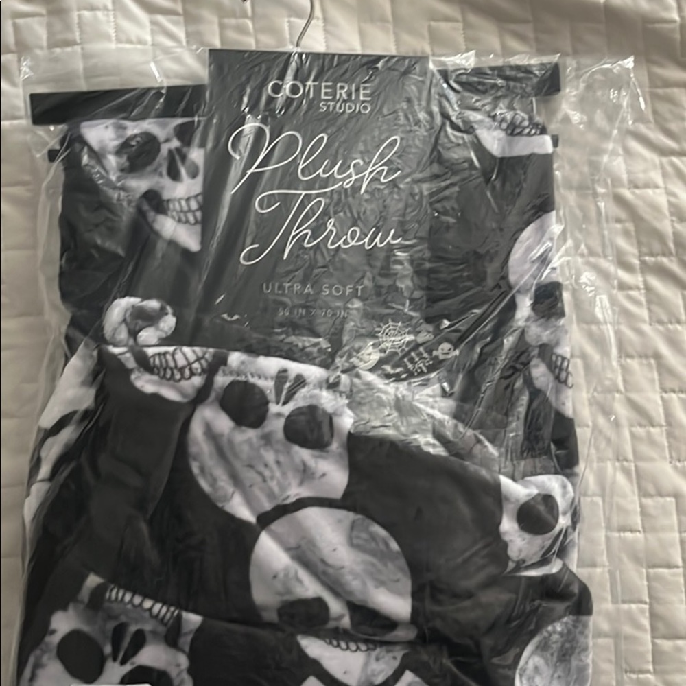 *NEW* Plush Throw